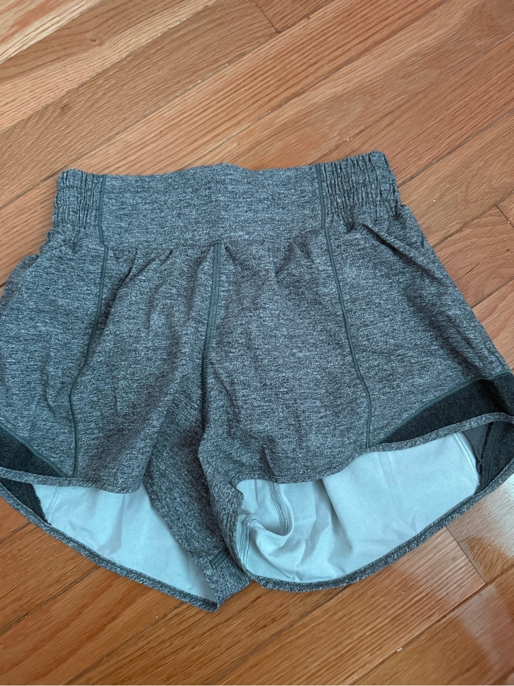 Lululemon Athletica Heather Gray Athletic Shorts high rise 2.5